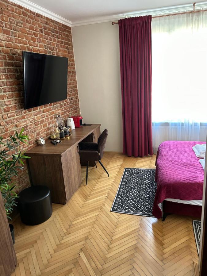 Asha Central Studio Timişoara Buitenkant foto